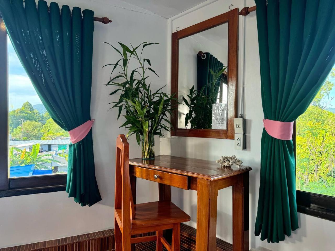 Propaganda Hostel Ko Pha Ngan Bilik gambar