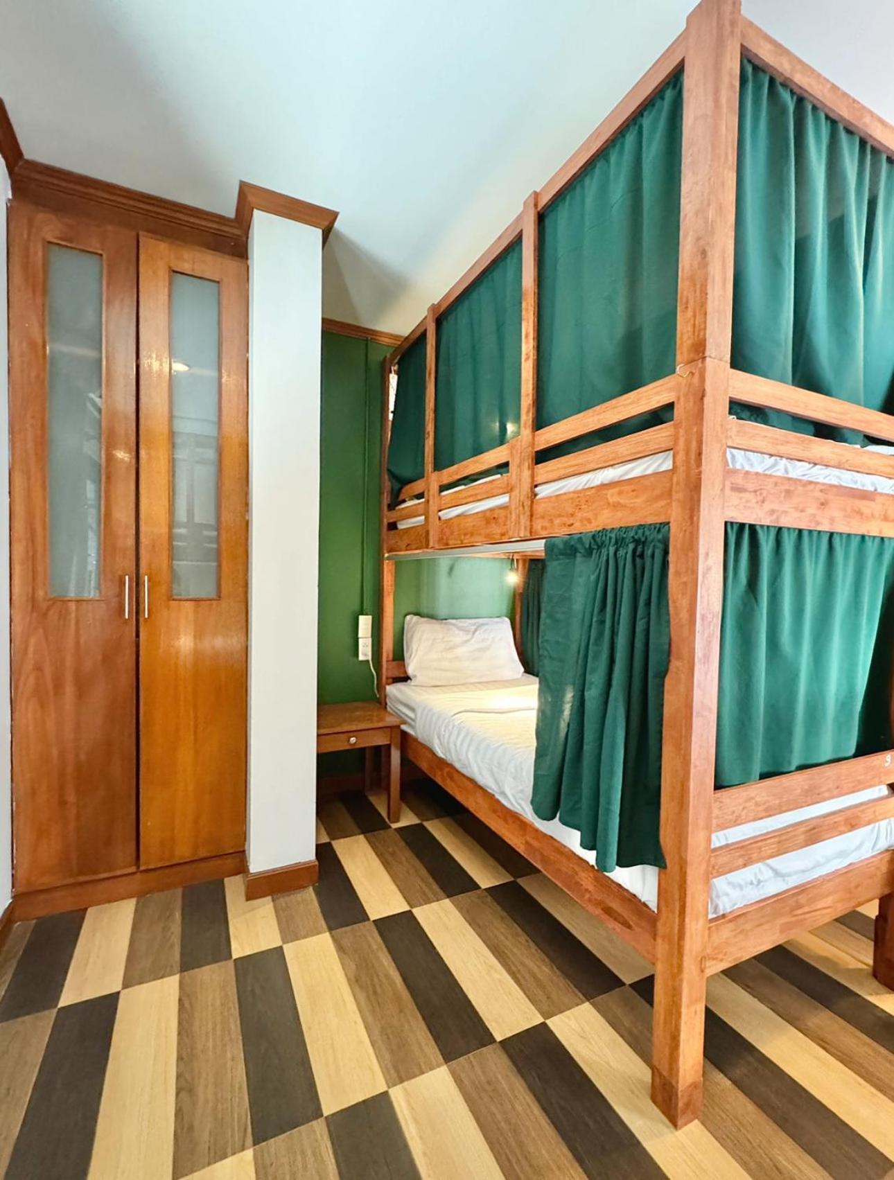 Propaganda Hostel Ko Pha Ngan Bilik gambar